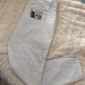 White distressed ankle jeans